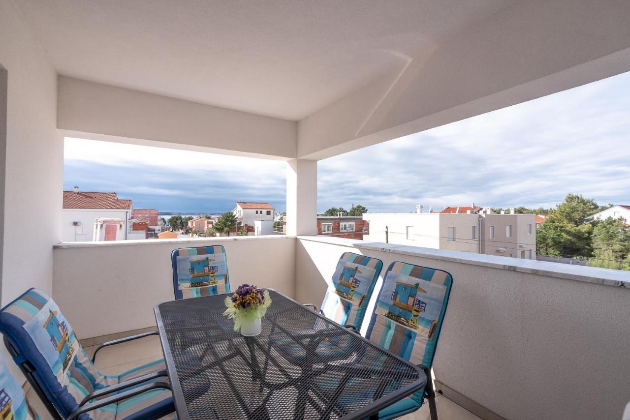 Apartments Sandrina Vrsi Exterior photo