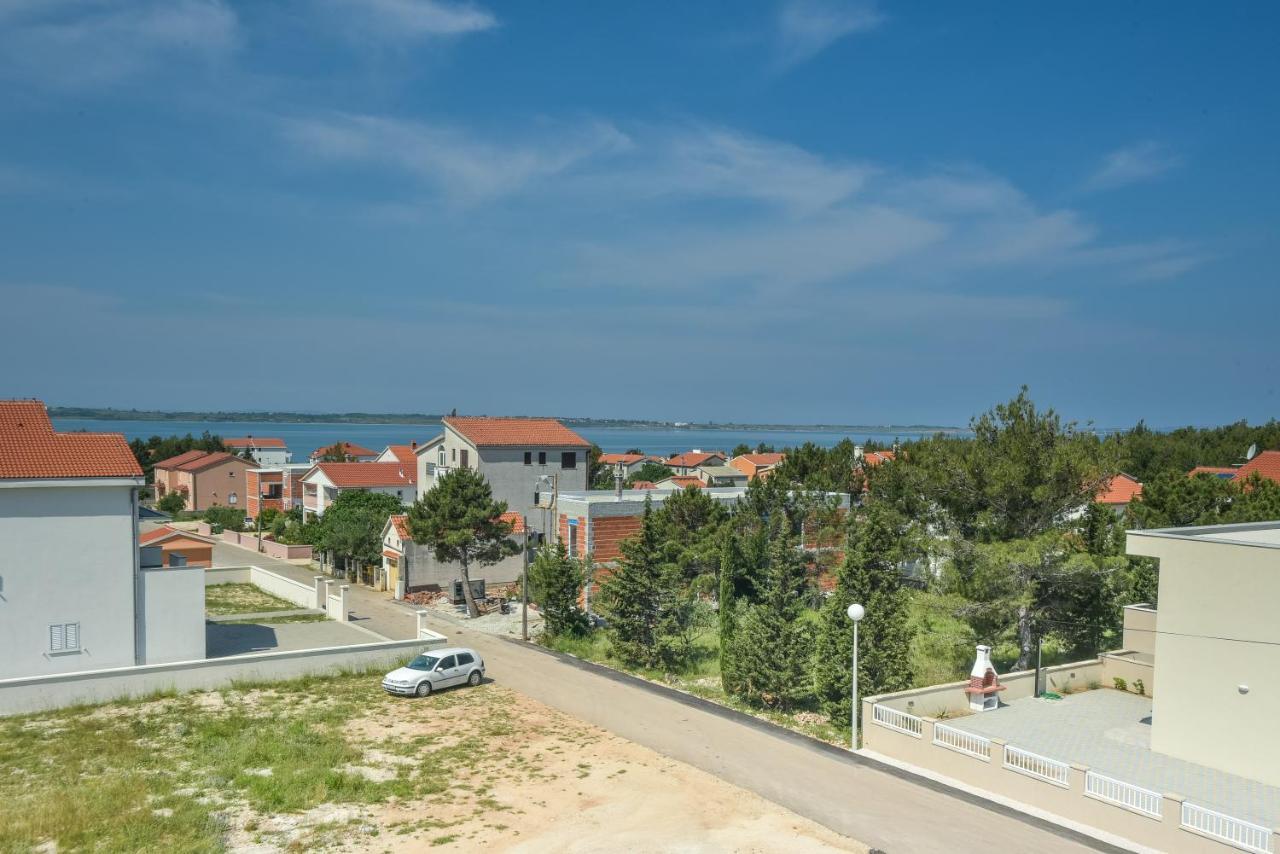 Apartments Sandrina Vrsi Exterior photo