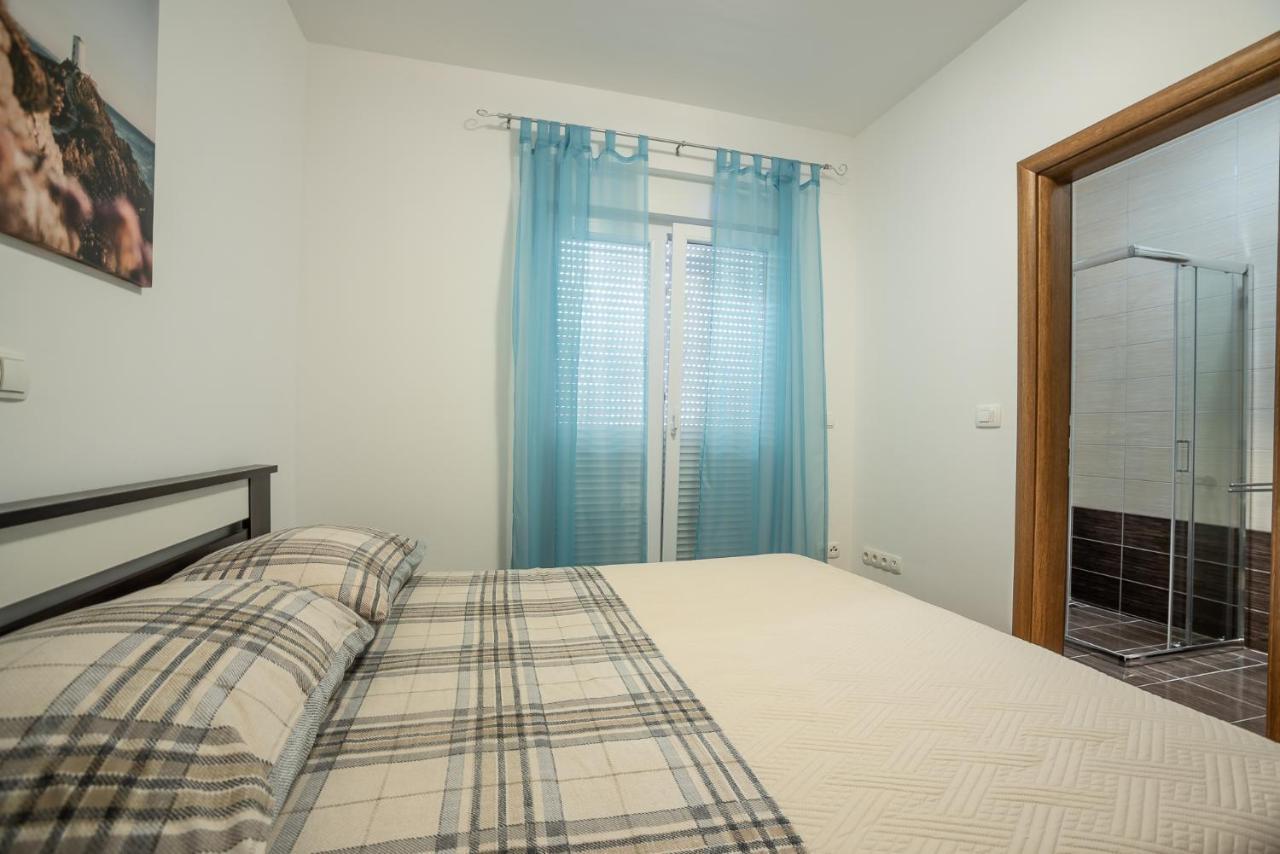 Apartments Sandrina Vrsi Exterior photo