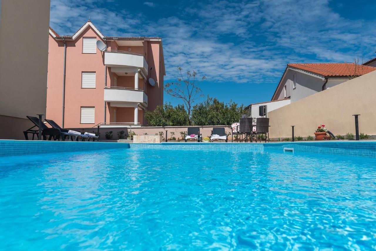 Apartments Sandrina Vrsi Exterior photo