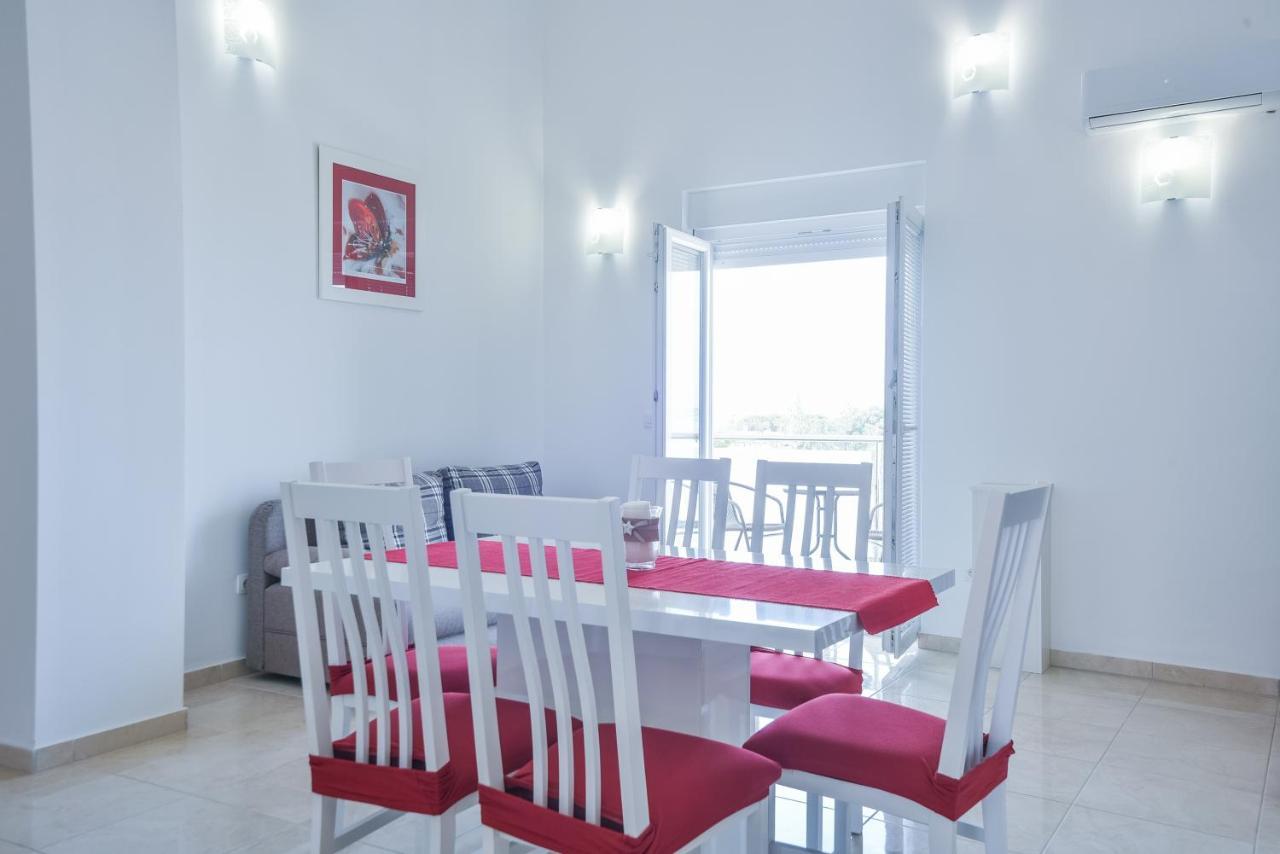 Apartments Sandrina Vrsi Exterior photo