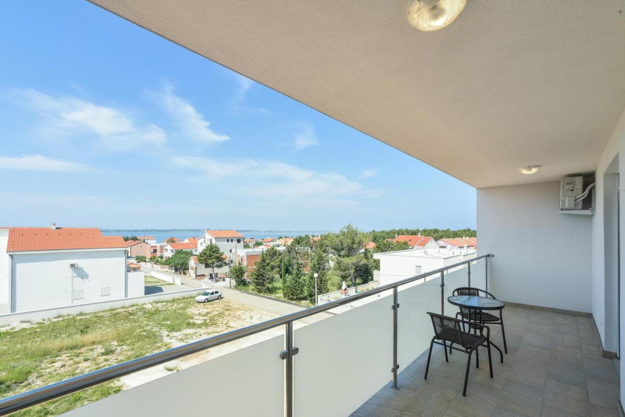 Apartments Sandrina Vrsi Exterior photo