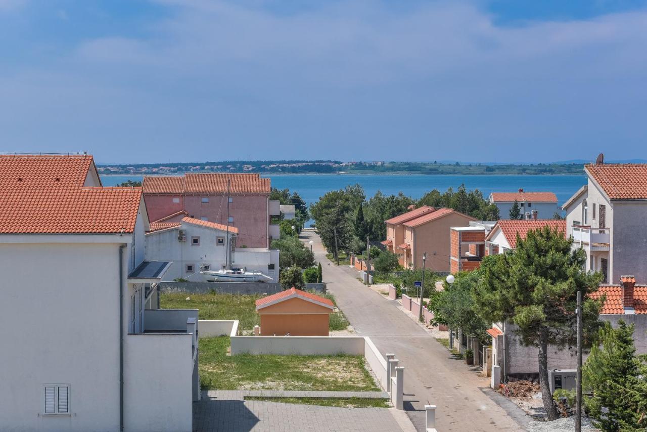 Apartments Sandrina Vrsi Exterior photo